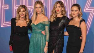 Le tre sorelle Ferragni con la madre Marina