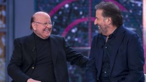 Massimo Boldi e Christian De Sica sorridono