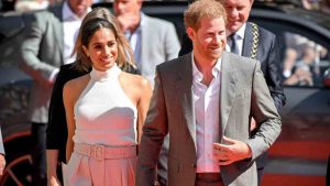 Harry e Meghan completo chiaro