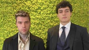 Luis Sal Fedez giacca e camicia