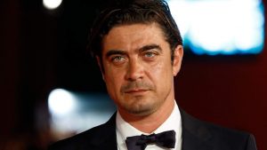 Riccardo Scamarcio papillon