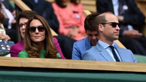 William e Kate occhiali scuri