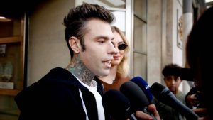 Fedez felpa nera