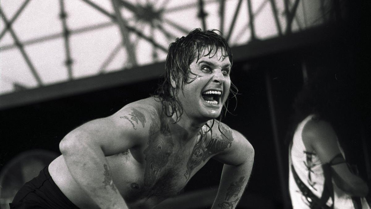 Ozzy, un anno dopo il ricordo: “Alzate la musica al massimo