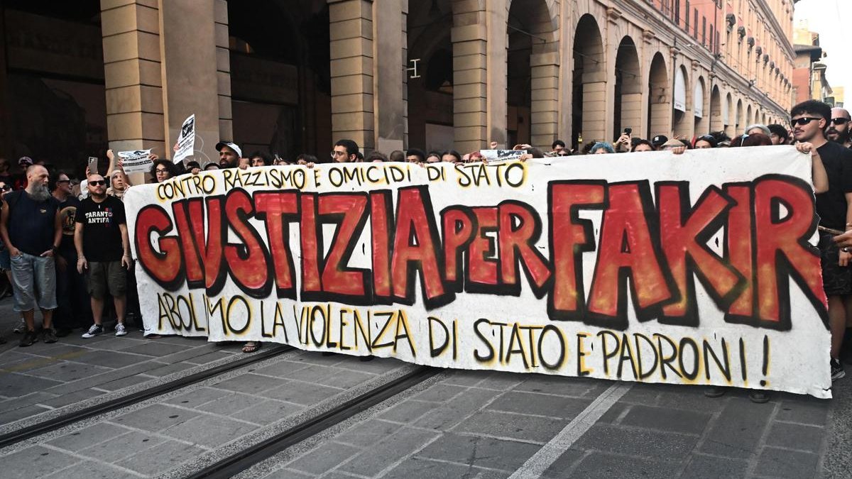 Carabiniere commenta “uno di meno” sulla morte di Fakir: Arma avvia accertamenti
