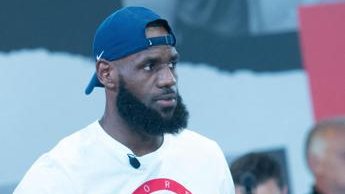 LeBron James firma con Philadelphia: “E’ l’ultimo viaggio” nella Nba
