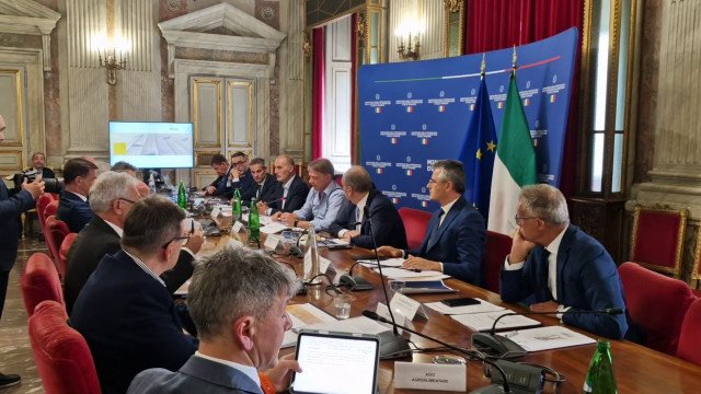 Lollobrigida incontra il ministro uzbeko Abdurakhmonov per cooperazione agricola