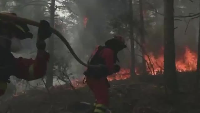 Spagna, gigantesco incendio a nord di Madrid: 1.200 evacuati, sesto giorno di battaglia