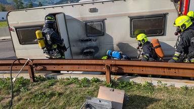 Incendio roulotte in A22 a Sadobre, paura sull’autostrada del Brennero