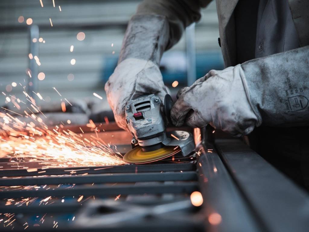 Lavoro in Varese: cresce la cassa integrazione e si alza l’allerta sulle crisi industriali