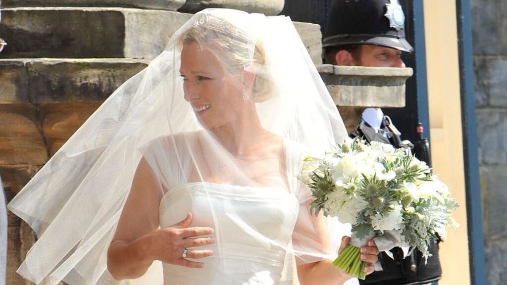 Zara Tindall e il suo abito da sposa ispirato alla nonna Elisabetta II