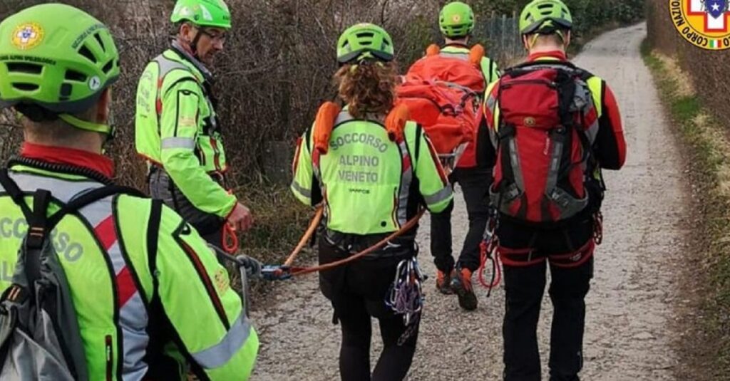 Interventi in serie del soccorso alpino: escursionista sfinito, 86enne cade e turista ha un malore sulle Dolomiti