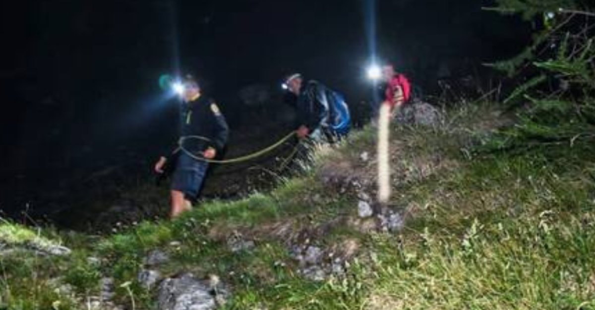 11 scout minorenni bloccati in montagna da maltempo, soccorsi da due elicotteri in operazione complessa