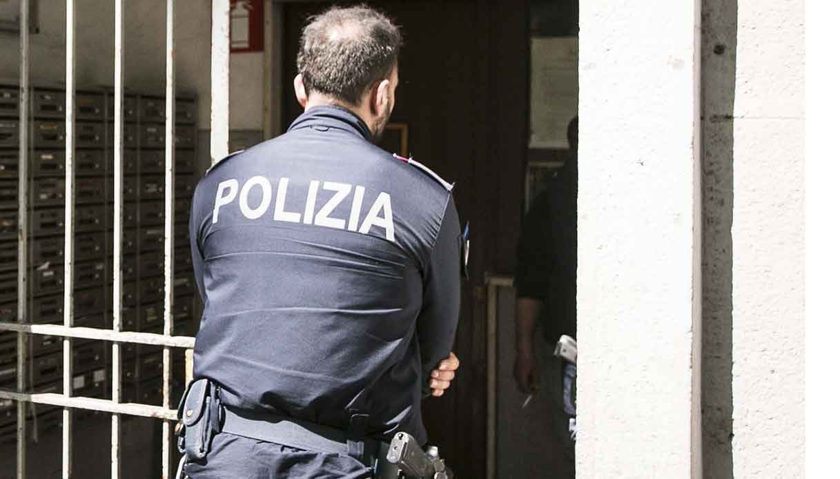 Maltrattamenti in casa a Padova: arrestato marito dipendente dall’alcol dopo anni di violenza