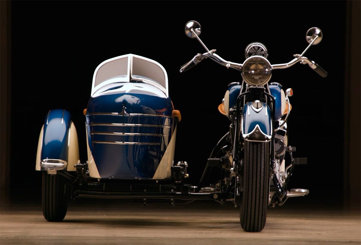 Jay Leno restaura la Indian Chief 1940 dopo un grave incidente