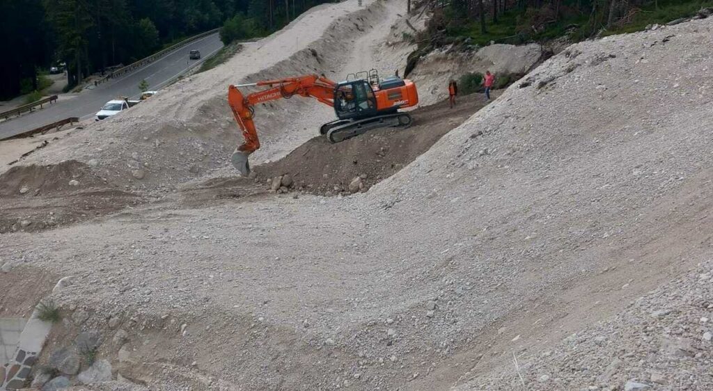 Frana a Croda Marcora, chiusura della Alemagna e sistema di allerta in funzione