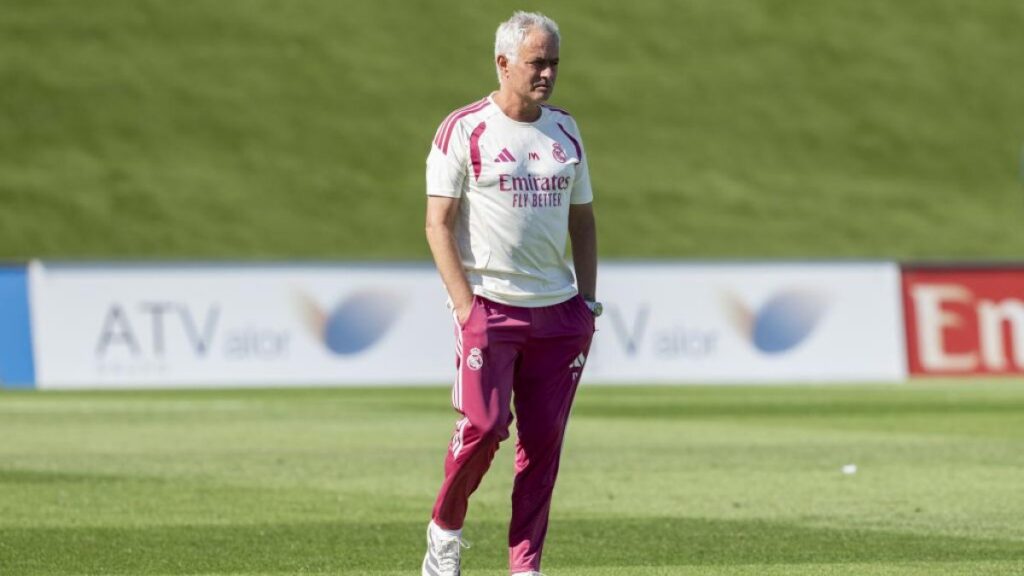 Mourinho: “Dire ‘deve arrivare un’ora prima dell’allenamento, non cinque minuti’ è senso comune”