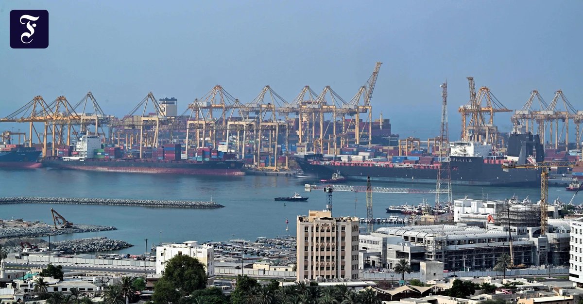 Emirati sospendono commercio con Iran dopo nuovi attacchi
