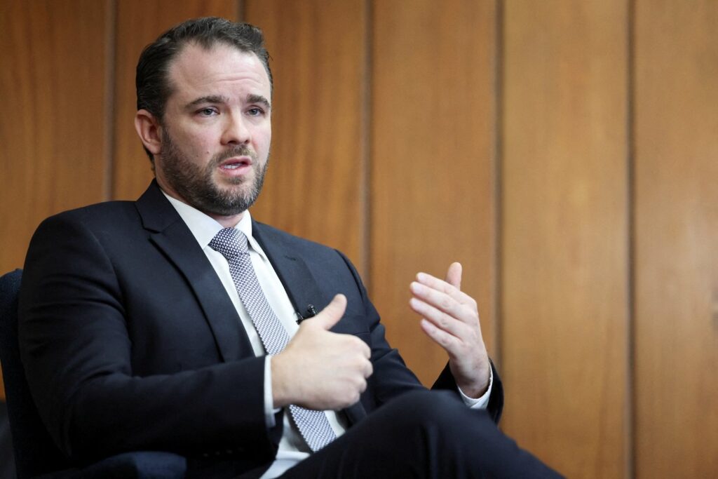 Ministro da Fazenda tenta reunir economistas para discutir agenda fiscal