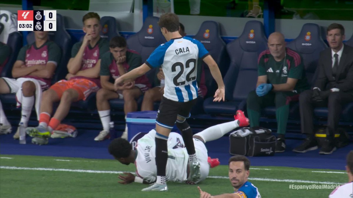Vinicius reagisce al video della patada ricevuta