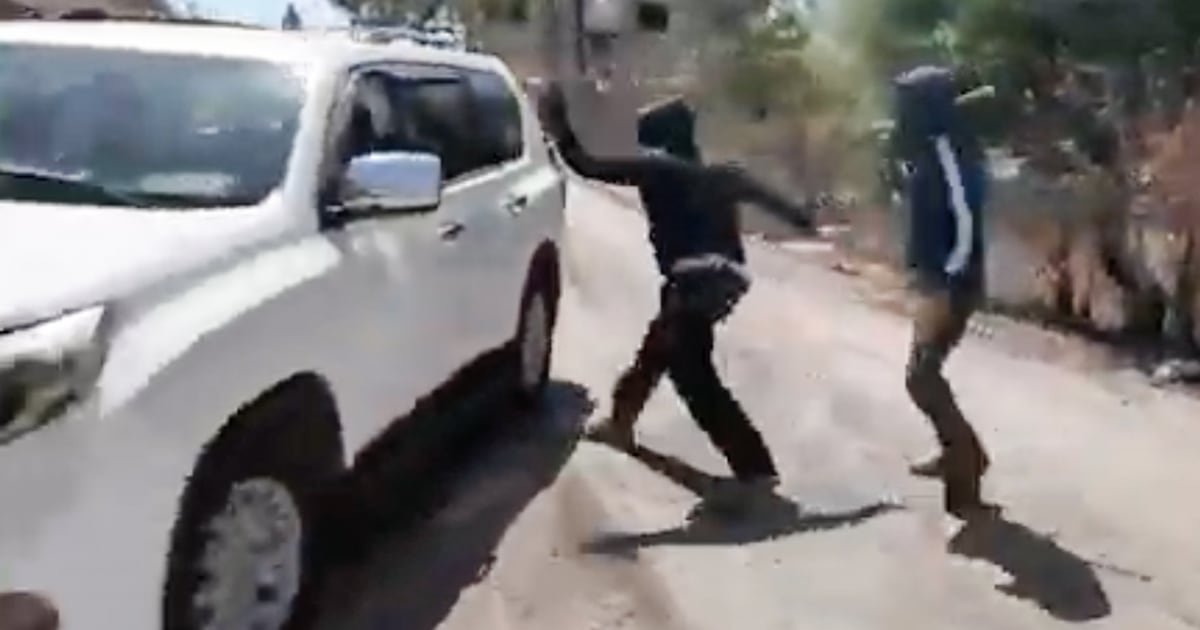 Palestinese e team di NBC News aggrediti da coloni israeliani in Cisgiordania