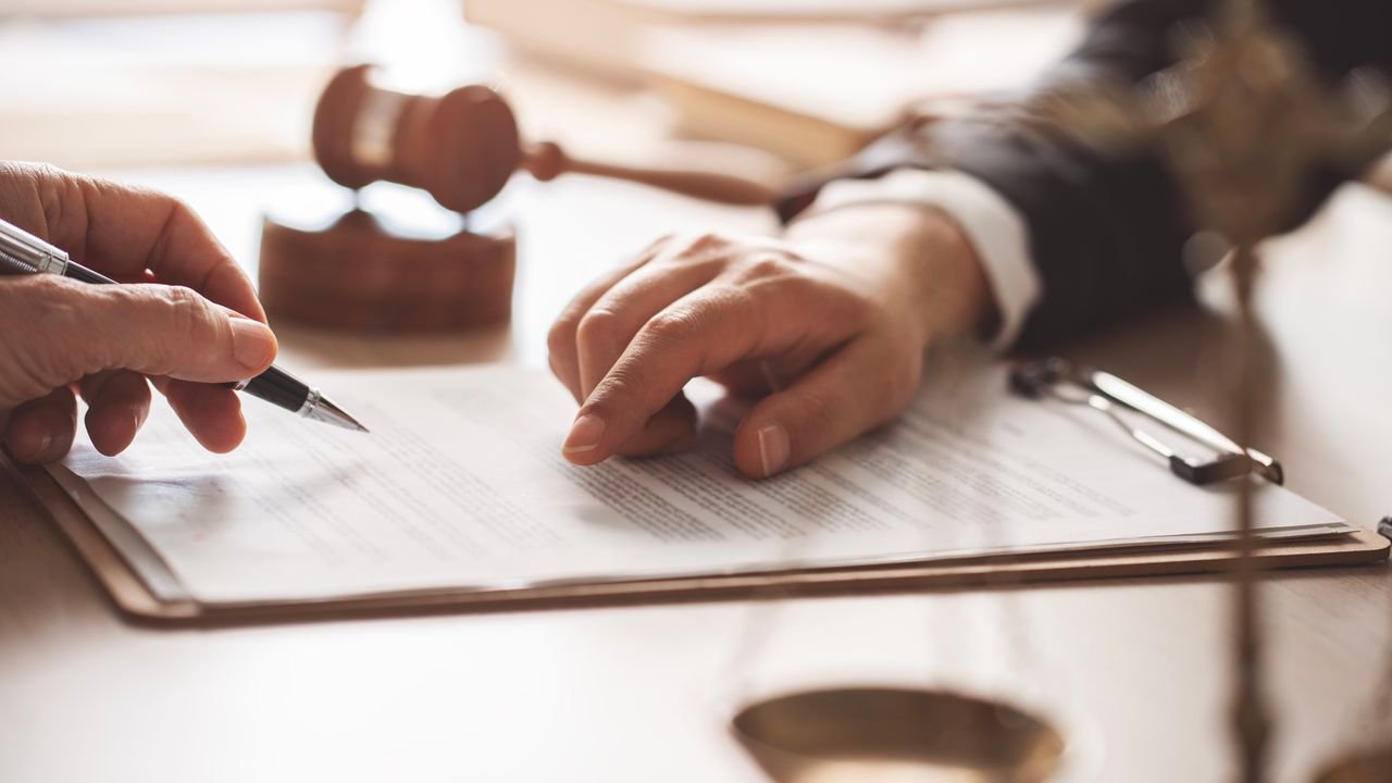Testamento invalidato, figlia segreta riconosciuta: Tribunale di Bologna riapre successione