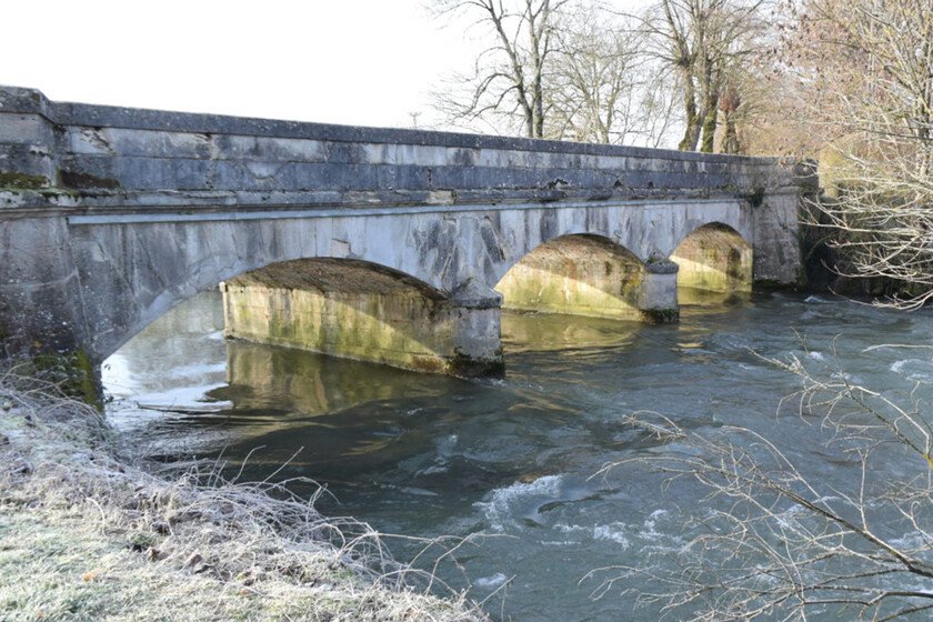 Un piccolo paese francese affronta un costo di 500.000 euro per riparare un ponte usato da 32 persone