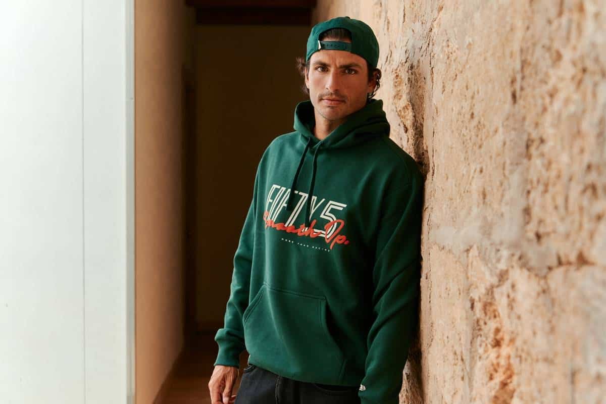 New Era e Carlos Sainz lanciano la capsule Team FIFTY5