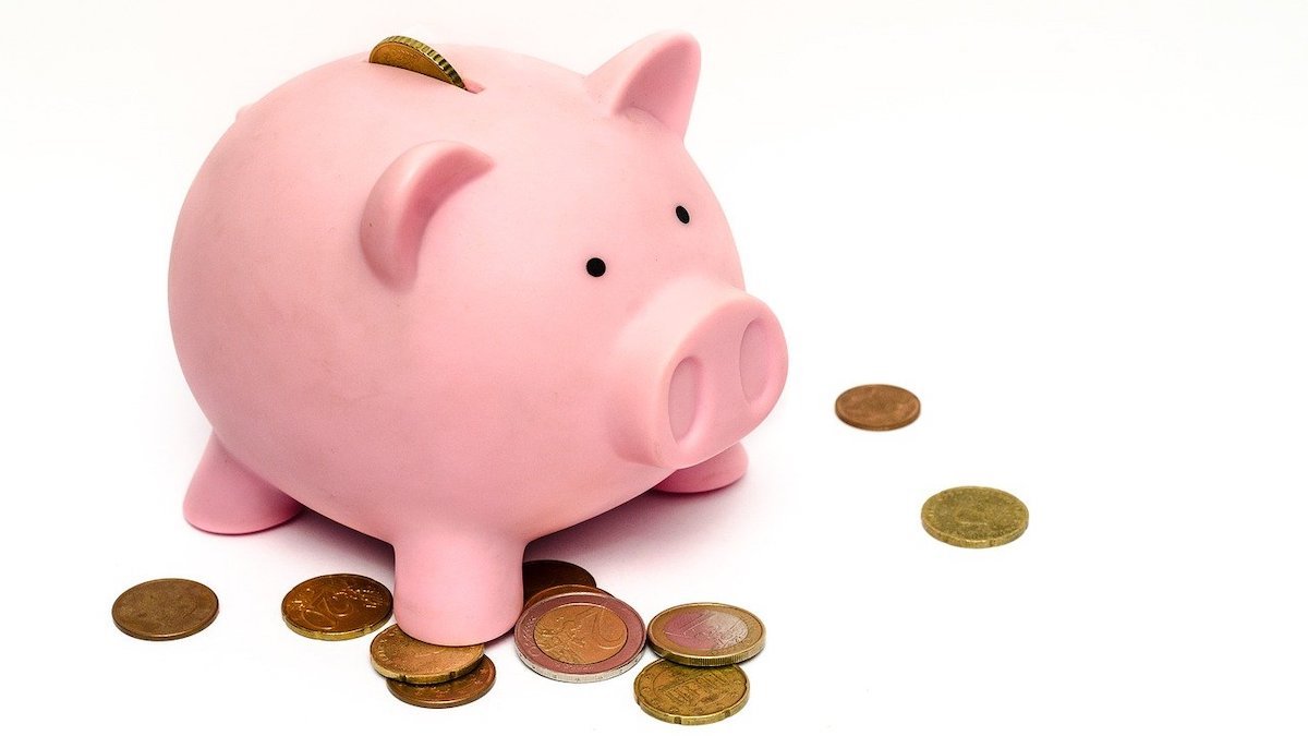 Risparmio in crescita, ma italiani più avversi al rischio: il 56% risparmia, i giovani più cauti