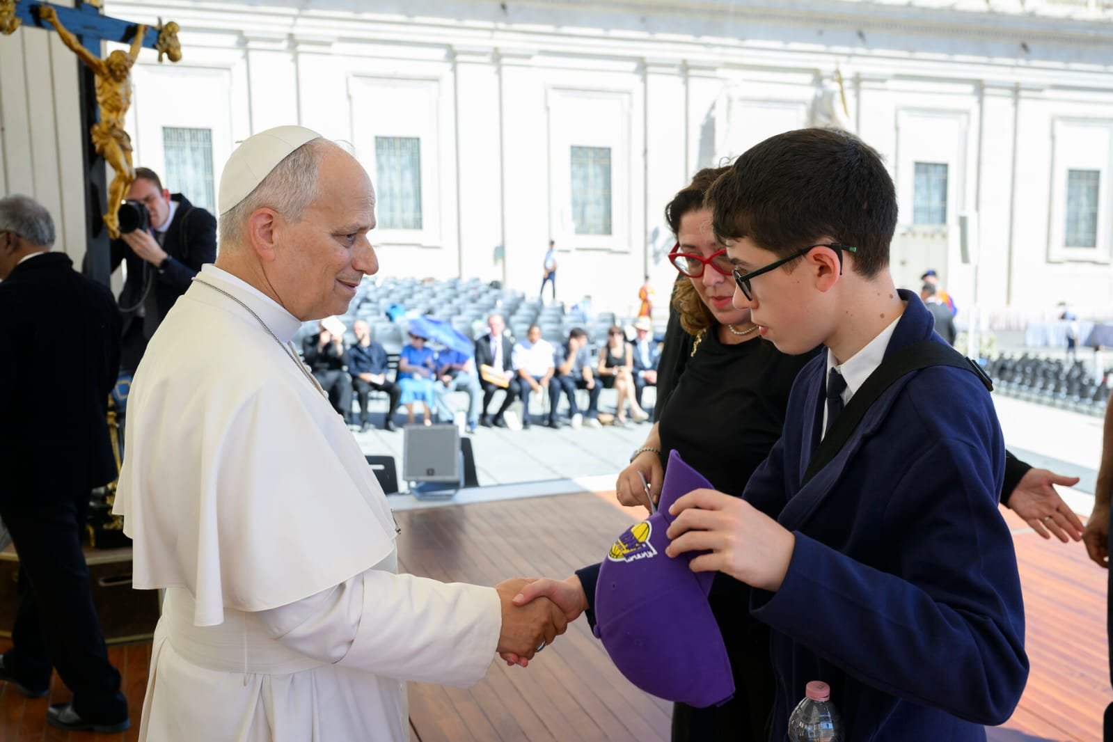 Diego Vergani, 16 anni, incontra Papa Leone XIV dopo la battaglia contro il tumore