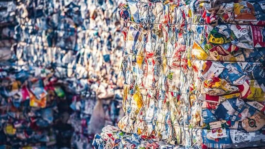 La Sardegna separa la plastica, ma non riesce a riciclarla