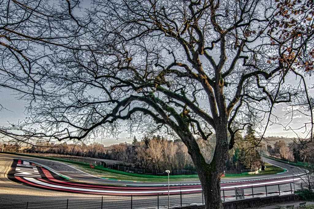 Imola si prepara a chiudere il Mondiale 2026