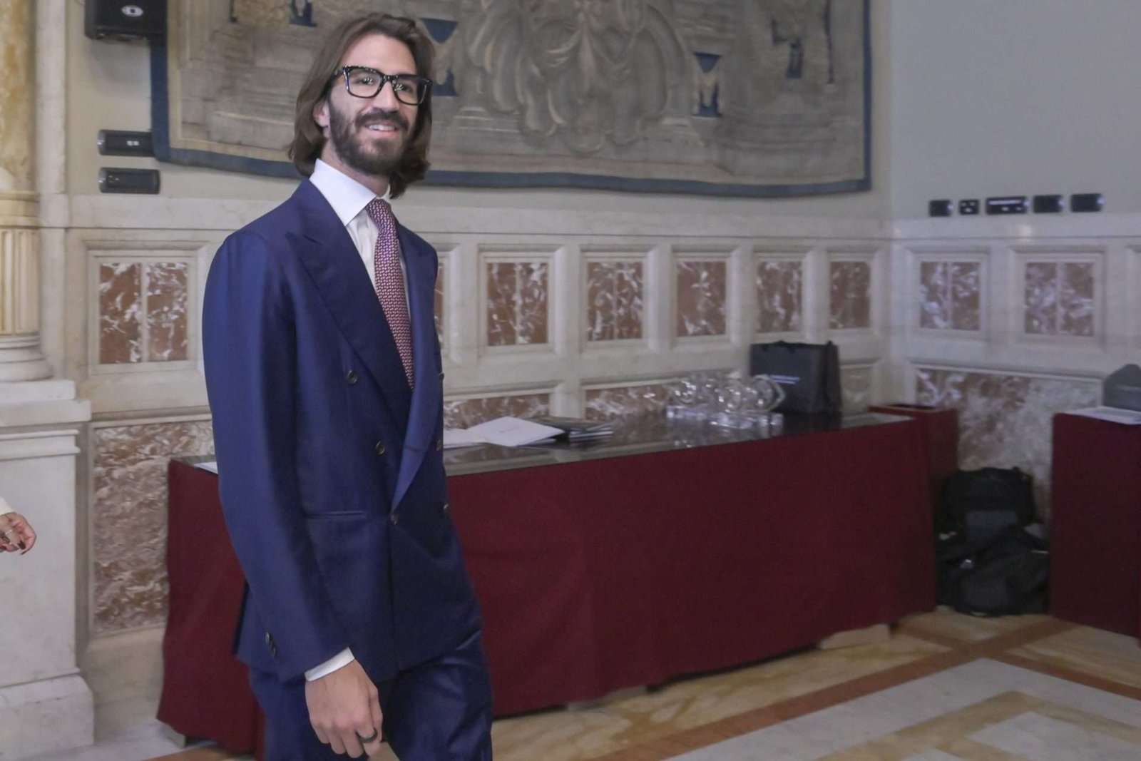 Delfin, congelamento delle quote per sei mesi: il giudice frena i trasferimenti e riapre il nodo della liquidità