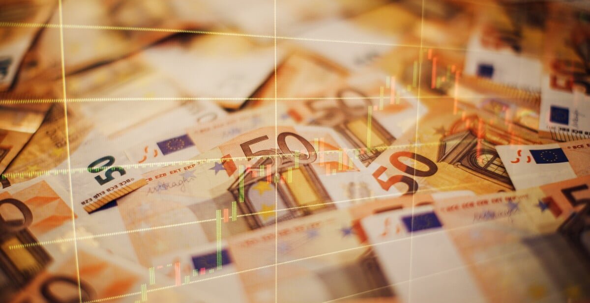 Quanto rende spostare 15.000 euro dal conto corrente al conto deposito per 6 o 12 mesi?