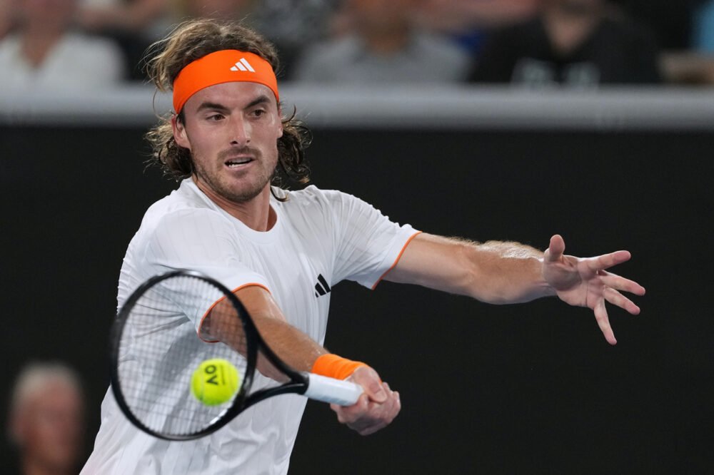Tsitsipas passa ai quarti a Almaty, Rublev eliminato da Mannarino